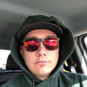 Meet your Posher, Milan